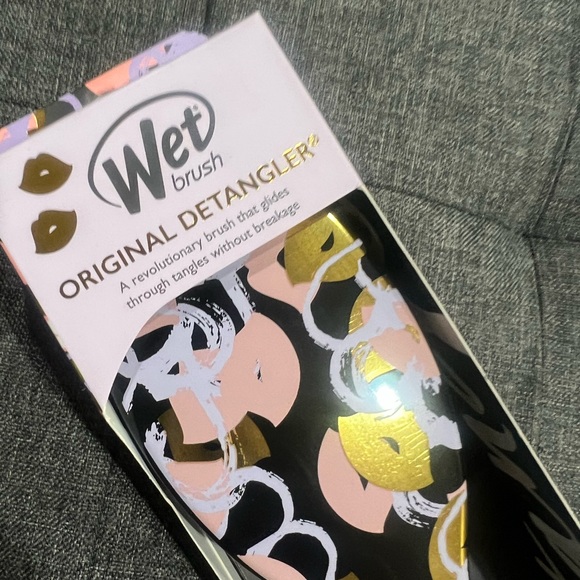 Wet Brush Detangler Hair Brush Love Collection - Picture 2 of 8